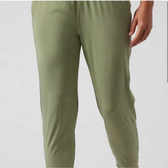 Athleta run with it safe Olive Green Women's Jogger Pants size large no flaws - Picture 2 of 5